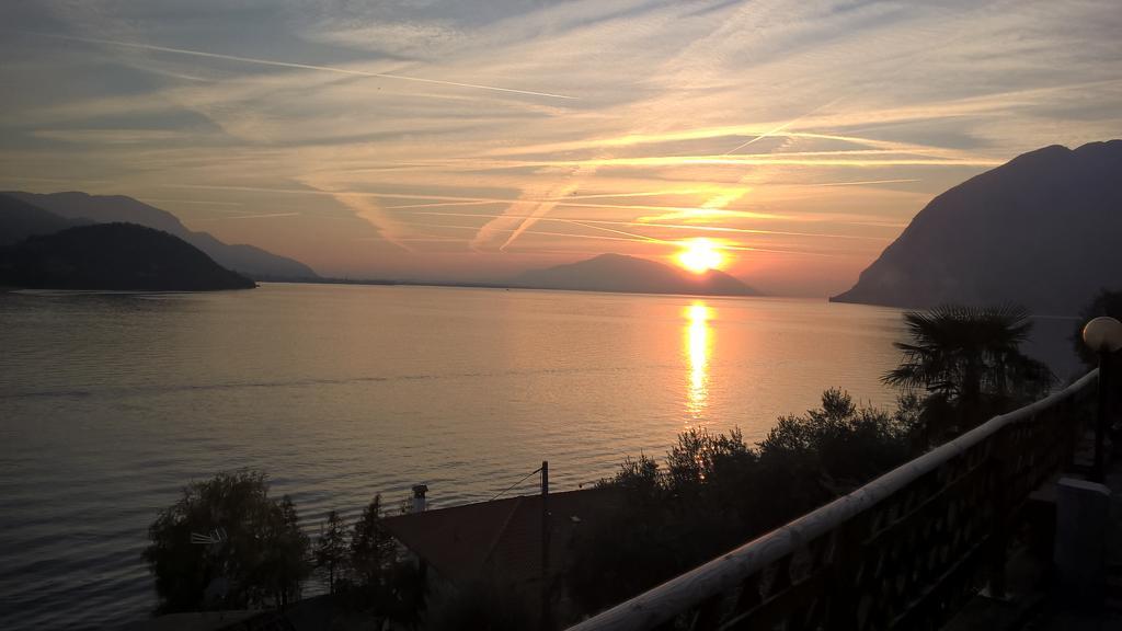 Apartamento Residenza Borgo Antico Monte Isola Exterior foto